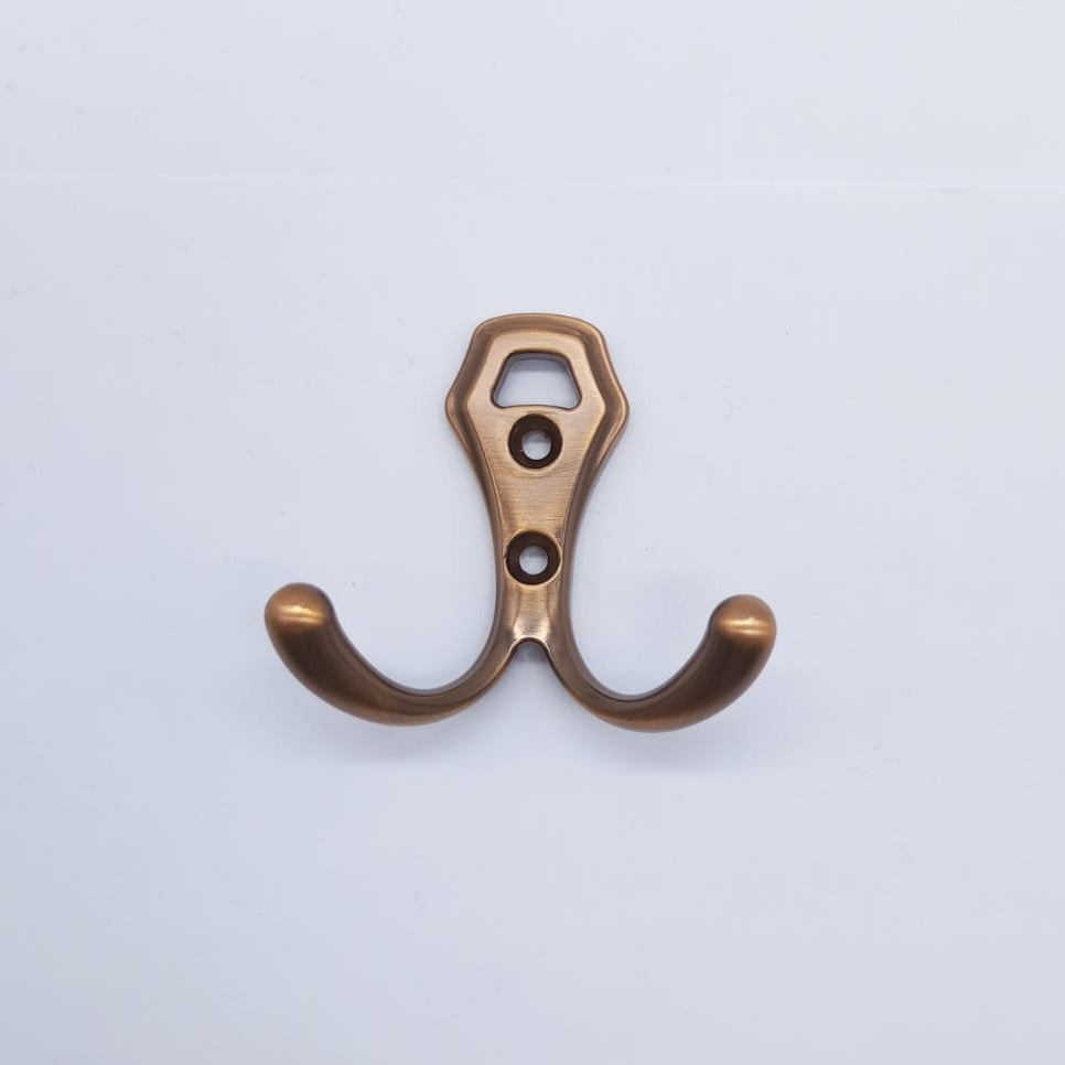 2350 Small Elegant Cloth Hook